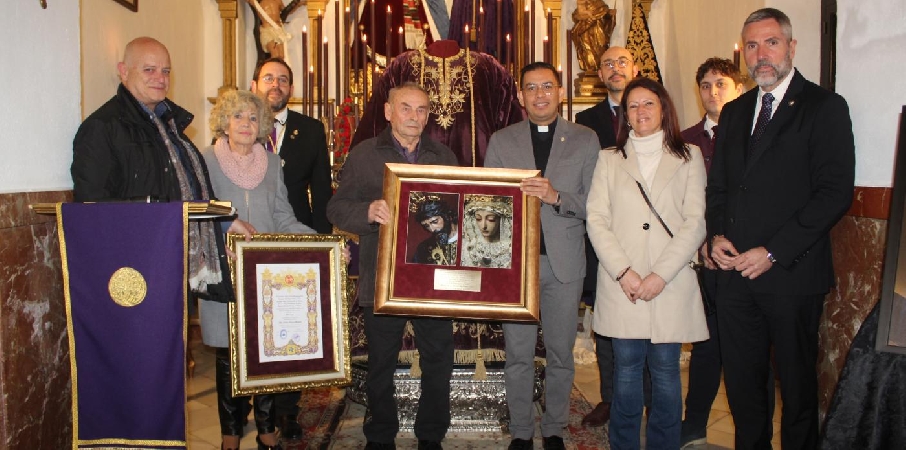 The Archconfraternity of El Nazareno presents the restoration of the statue's tunic