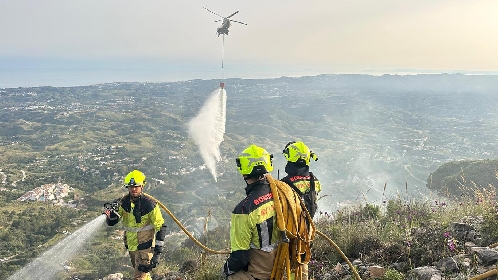 El Infoca da por controlado el incendio forestal de Valtocado 