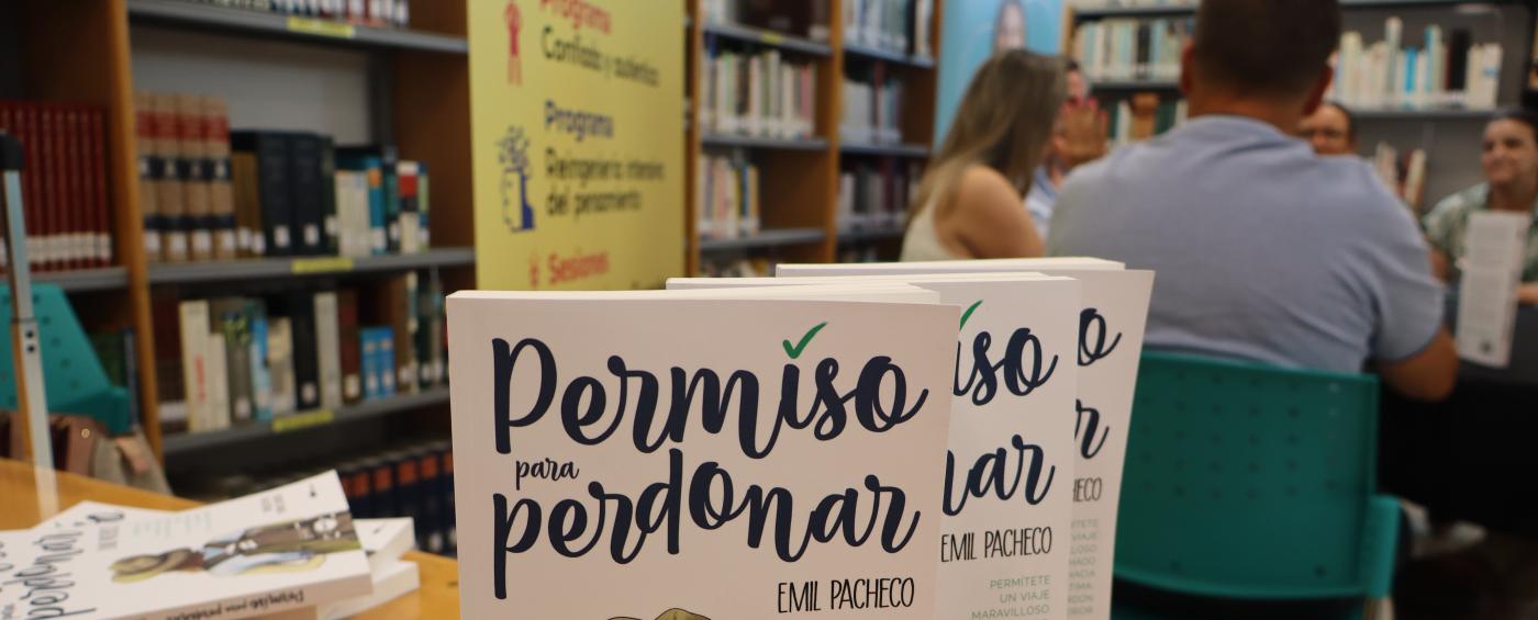 El libro, lejos de ser un denso ensayo académico o dogmático, se presenta como una herramienta vivencial y práctica. |