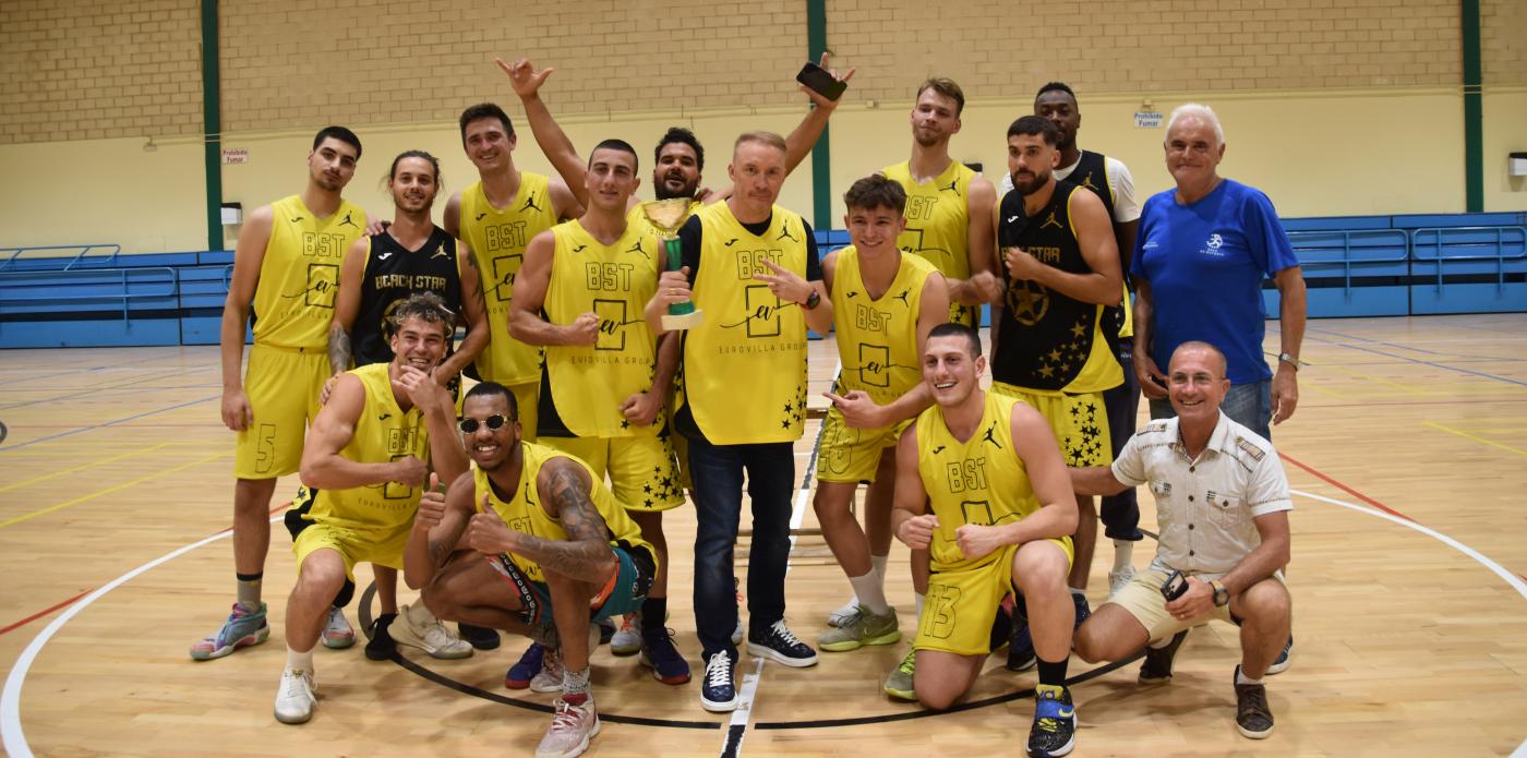 Black Star Team, ganadores del la Liga Repipi. Mijas Comunicación.  