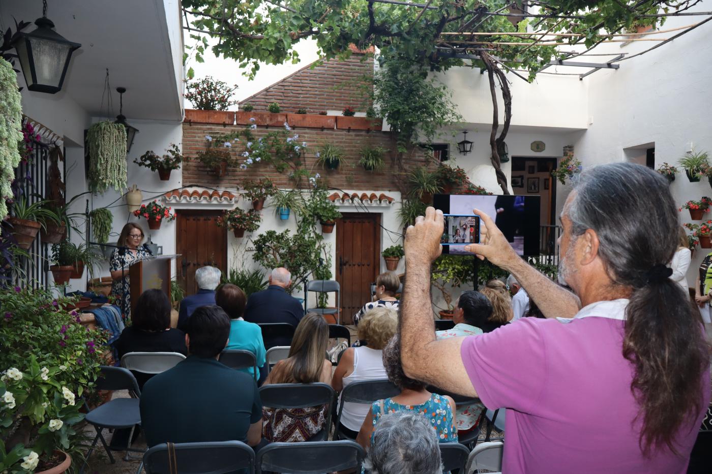 Durante la tarde se hizo un emotivo recital de poesías y relatos.