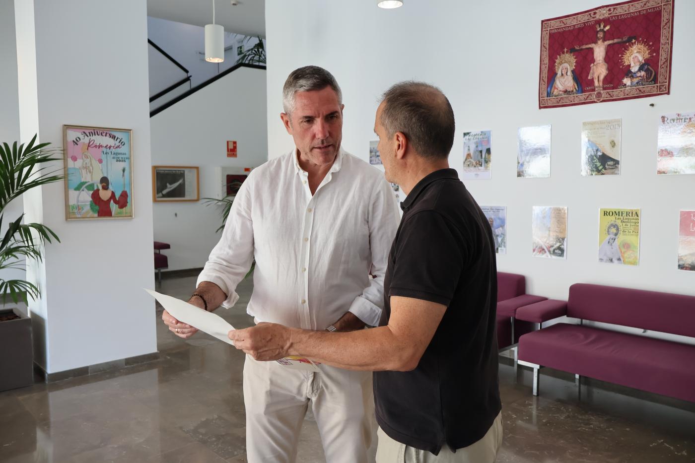 A la derecha, Juan Carlos Maldonado, concejal de Cultura. |