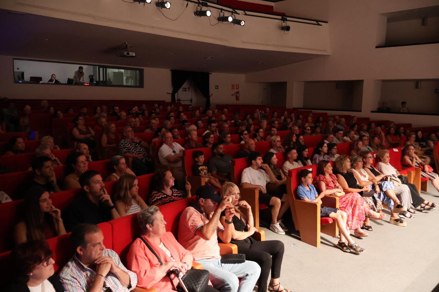El público vivió la intriga del final de la obra hasta el último momento.