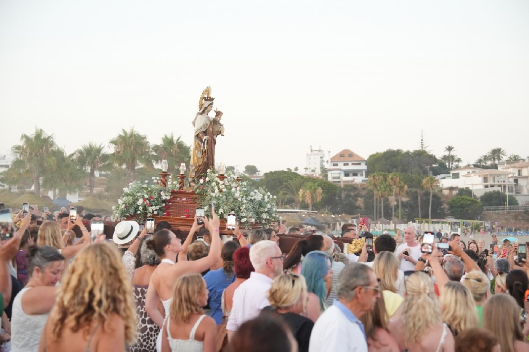 La Cala de Mijas se rinde ante su Reina del Mar