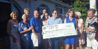 El Club de Leones de La Cala celebra el verano con una barbacoa solidaria