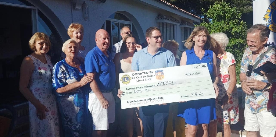 El Club de Leones de La Cala celebra el verano con una barbacoa solidaria