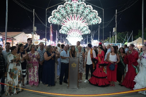 La Feria de La Cala ya brilla con luz propia 