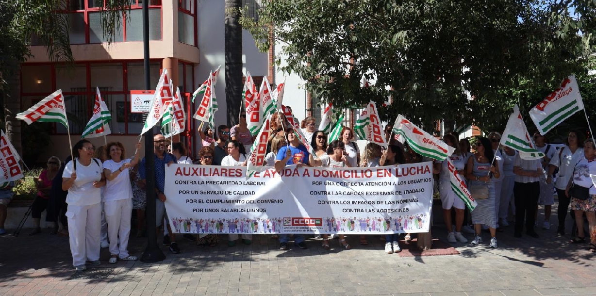 Las trabajadoras de Ayuda a Domicilio protestan por el “retraso” en el pago de sus nóminas